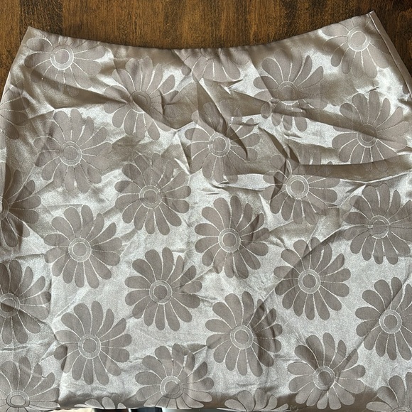 Princess Polly mini skirt. - Picture 5 of 8